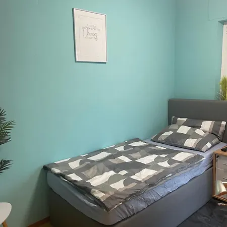 לינה וארוחת בוקר Dresden *